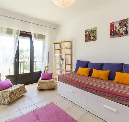 Flat Between Lisbon & Cascais *